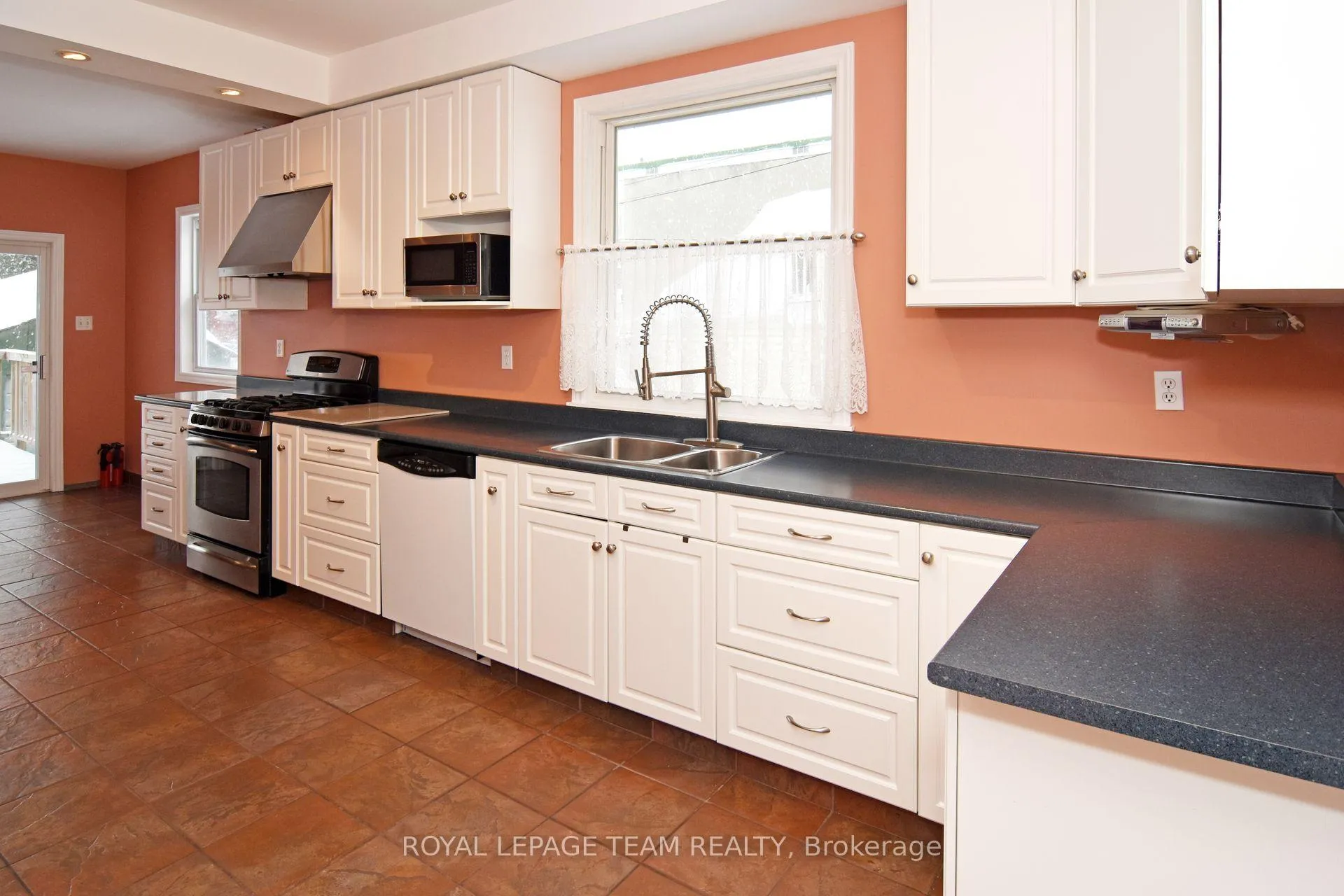 Photo 13 of 235 Cambridge Street N, Ottawa, West Centre Town — HOMEH
