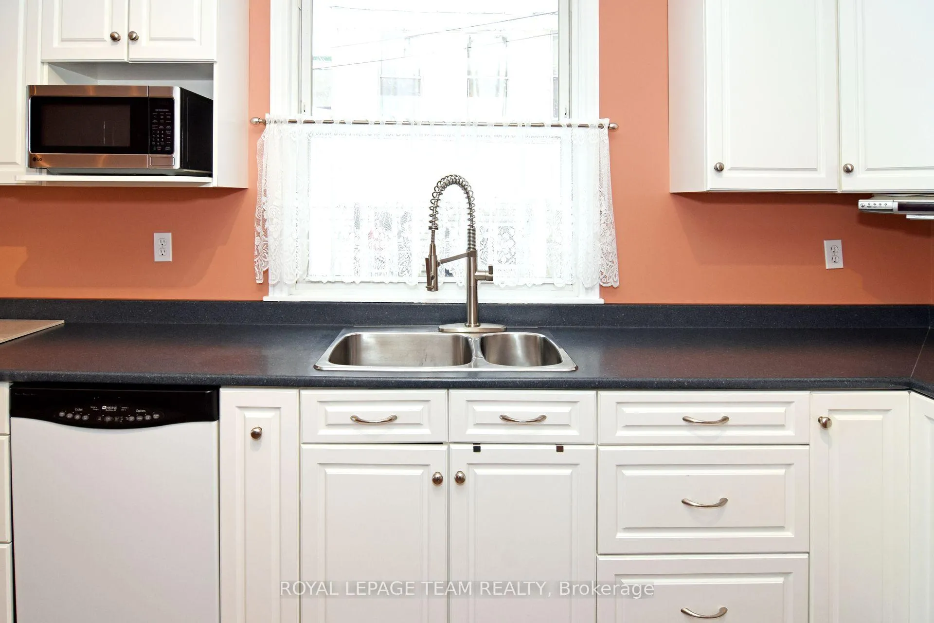 Photo 15 of 235 Cambridge Street N, Ottawa, West Centre Town — HOMEH