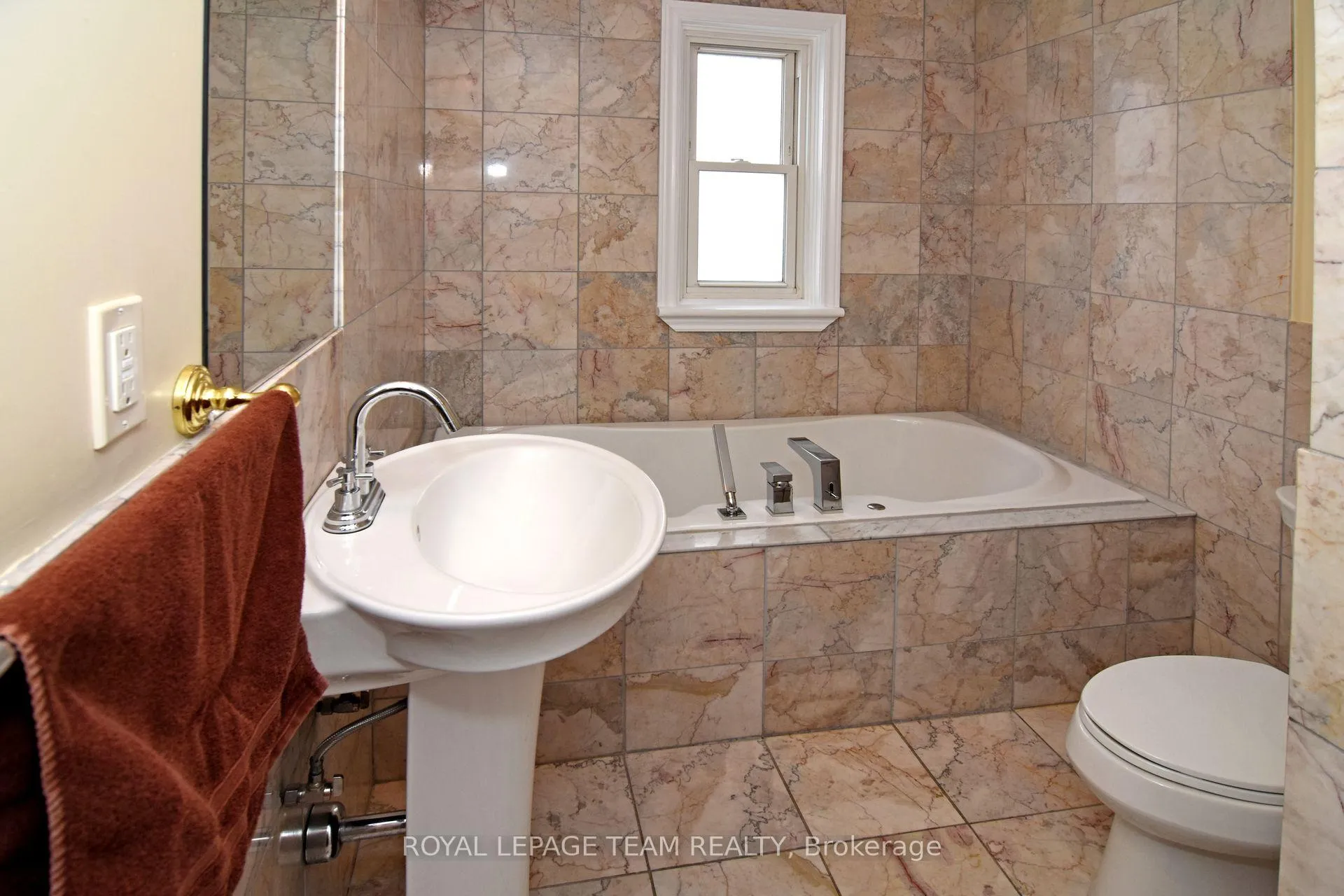 Photo 22 of 235 Cambridge Street N, Ottawa, West Centre Town — HOMEH