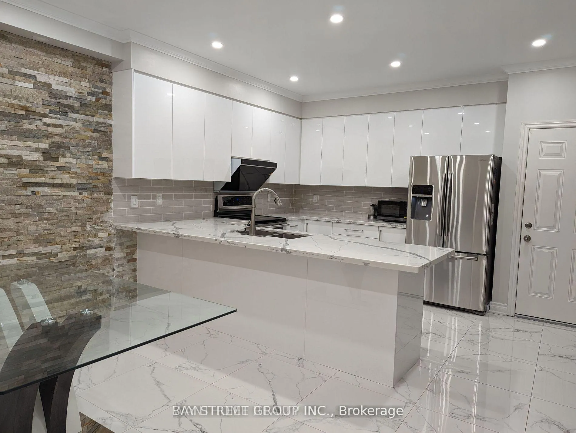 Photo 4 of 35 Everett Street, Markham, Wismer — HOMEH