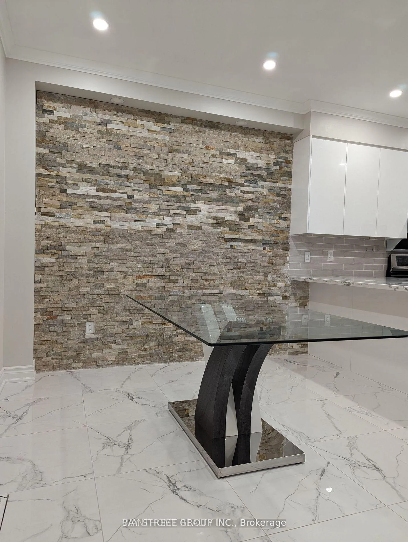 Photo 10 of 35 Everett Street, Markham, Wismer — HOMEH
