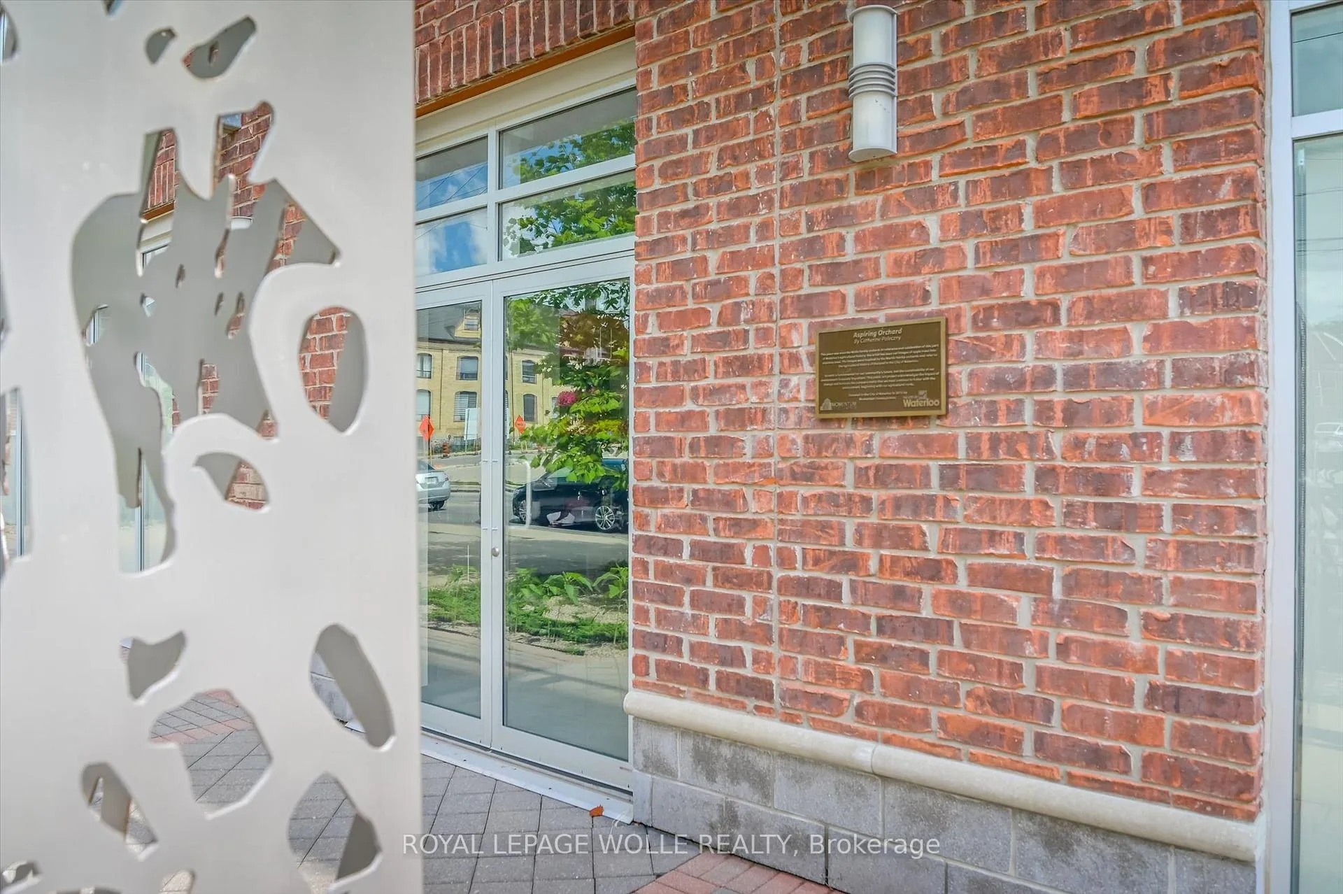 Photo 4 of Unit 302, 36 Regina Street N, Waterloo — HOMEH