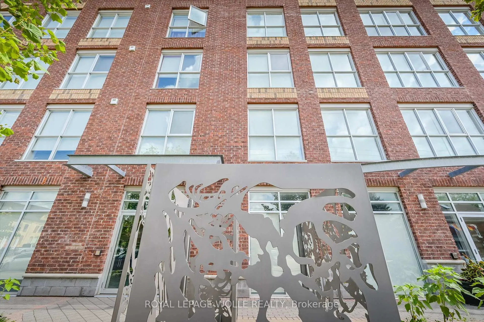 Photo 5 of Unit 302, 36 Regina Street N, Waterloo — HOMEH