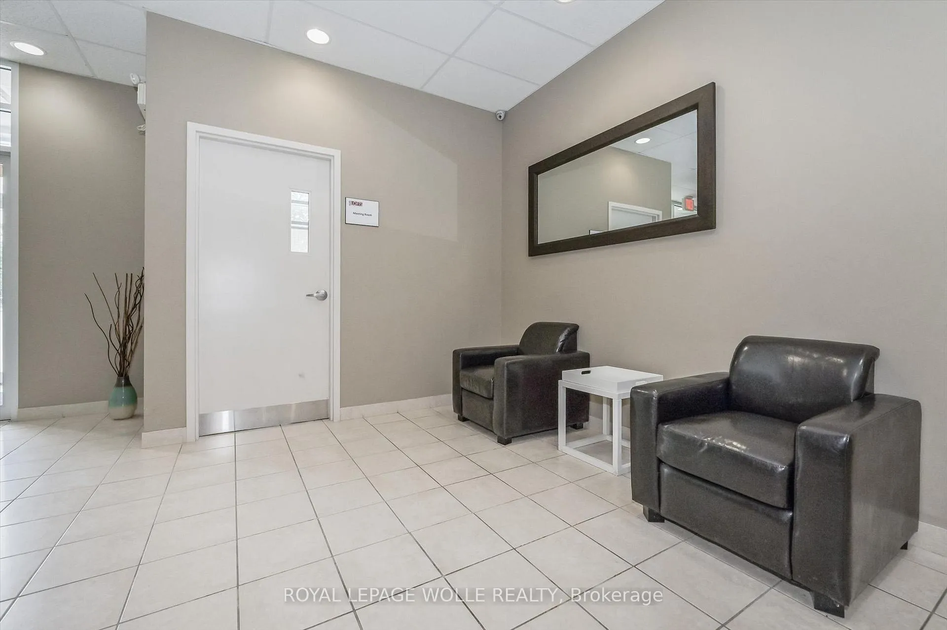 Photo 9 of Unit 302, 36 Regina Street N, Waterloo — HOMEH