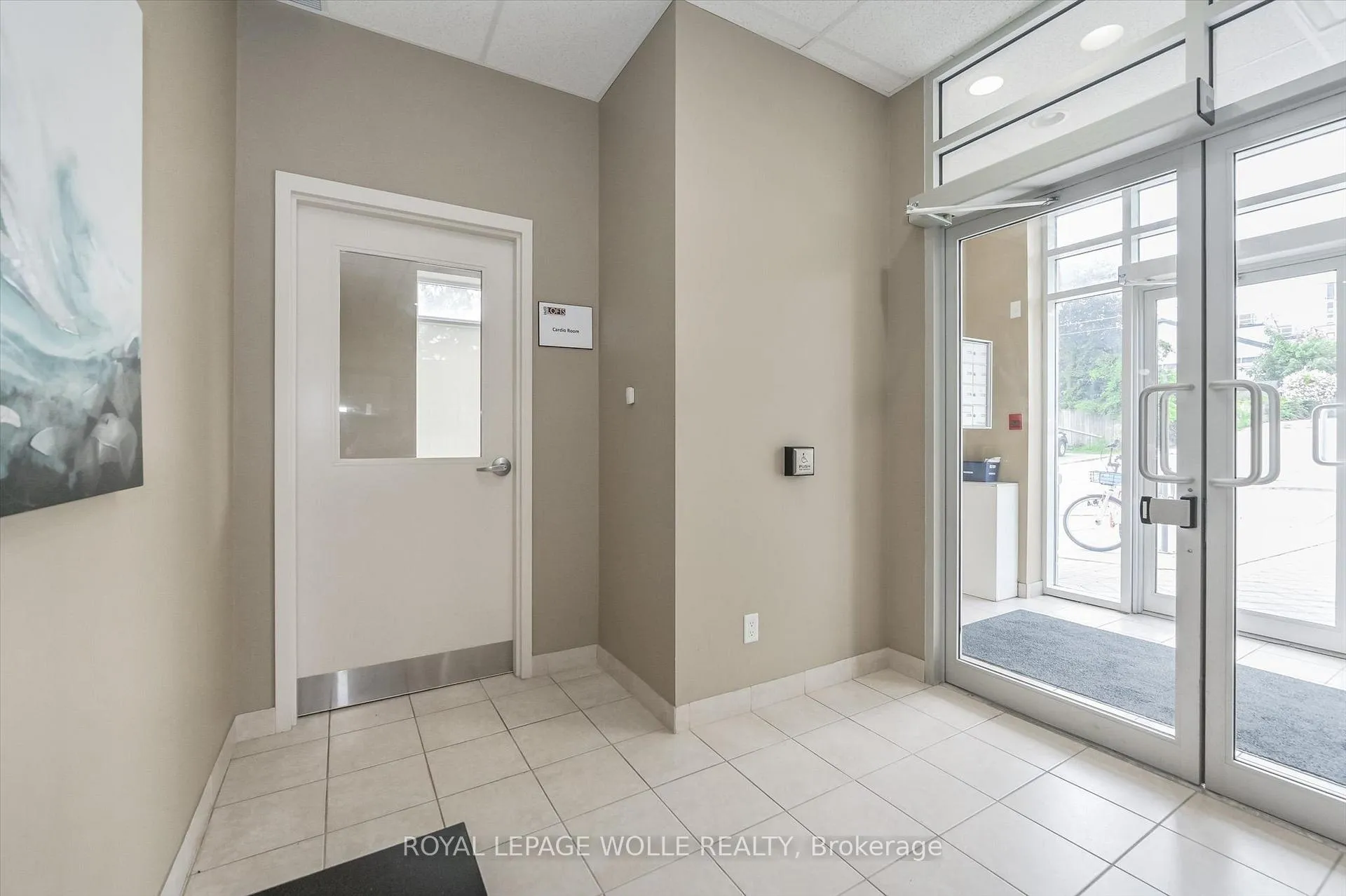 Photo 10 of Unit 302, 36 Regina Street N, Waterloo — HOMEH