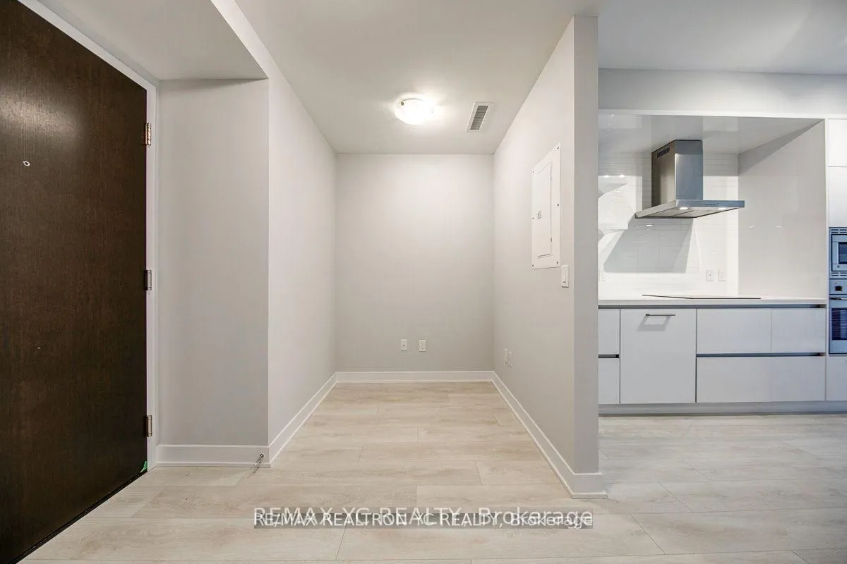 Photo 2 of Unit 1010, 2221 Yonge Street, Toronto, Mount Pleasant West — HOMEH