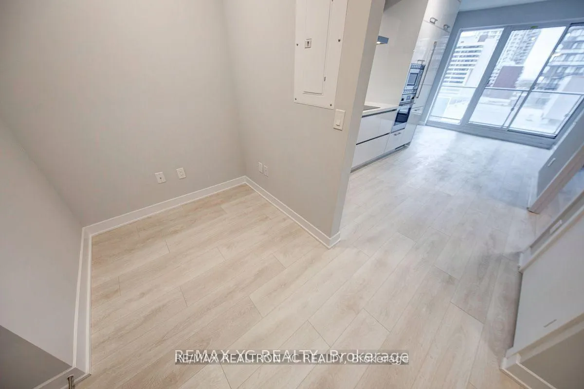 Photo 7 of Unit 1010, 2221 Yonge Street, Toronto, Mount Pleasant West — HOMEH