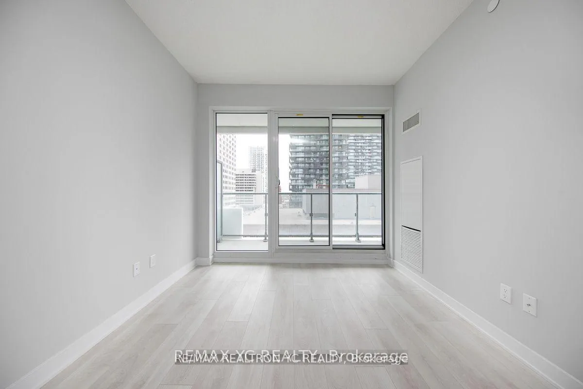 Photo 14 of Unit 1010, 2221 Yonge Street, Toronto, Mount Pleasant West — HOMEH