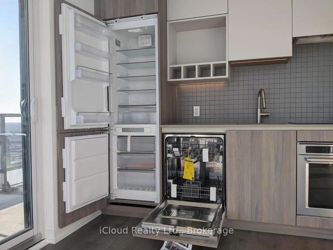 Photo 13 of Unit 5502, 950 Portage Parkway, Vaughan, Vaughan Corporate Centre — HOMEH