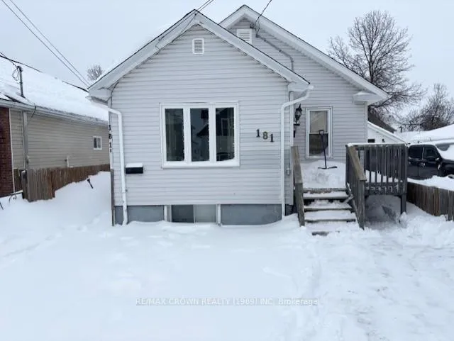 Front of 181 Maple Street S