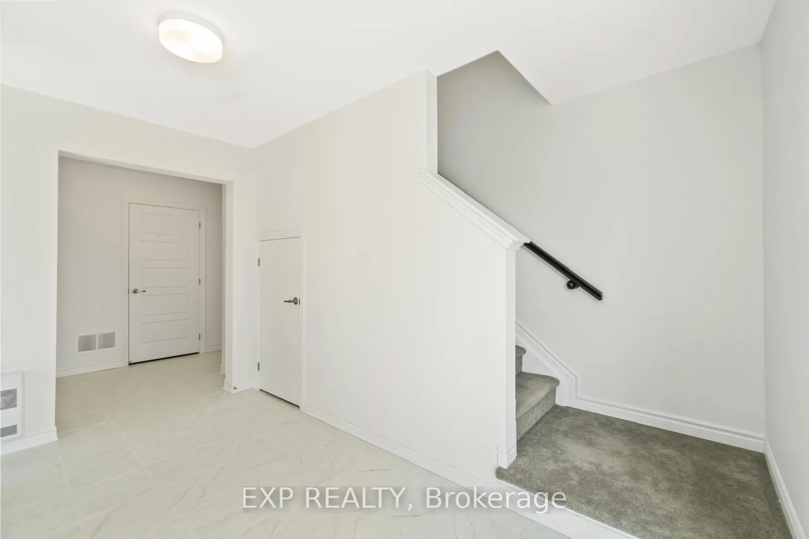 Photo 4 of 215 Darjeeling Avenue, Ottawa, Barrhaven - Heritage Park — HOMEH