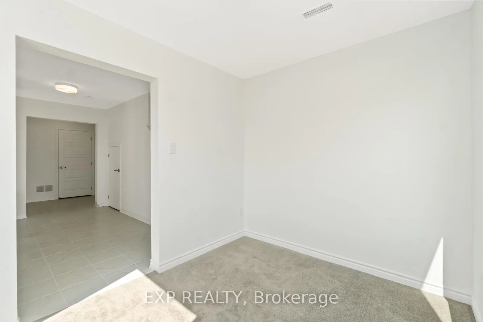 Photo 6 of 215 Darjeeling Avenue, Ottawa, Barrhaven - Heritage Park — HOMEH