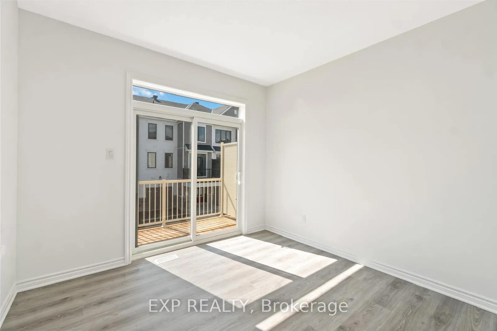 Photo 9 of 215 Darjeeling Avenue, Ottawa, Barrhaven - Heritage Park — HOMEH