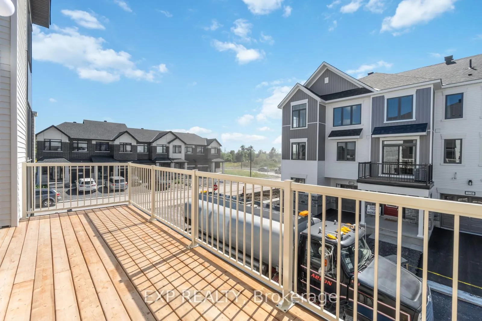 Photo 10 of 215 Darjeeling Avenue, Ottawa, Barrhaven - Heritage Park — HOMEH