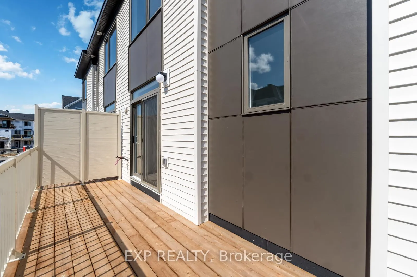 Photo 11 of 215 Darjeeling Avenue, Ottawa, Barrhaven - Heritage Park — HOMEH
