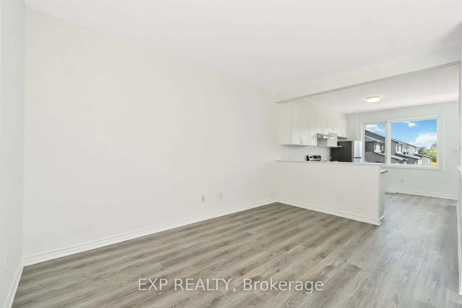 Photo 12 of 215 Darjeeling Avenue, Ottawa, Barrhaven - Heritage Park — HOMEH