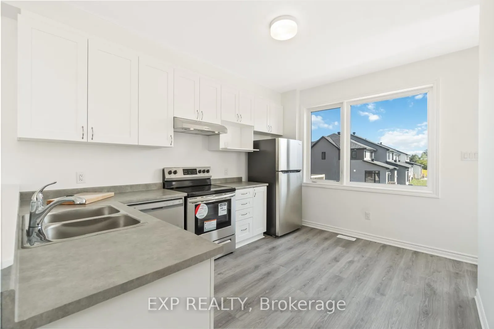 Photo 14 of 215 Darjeeling Avenue, Ottawa, Barrhaven - Heritage Park — HOMEH