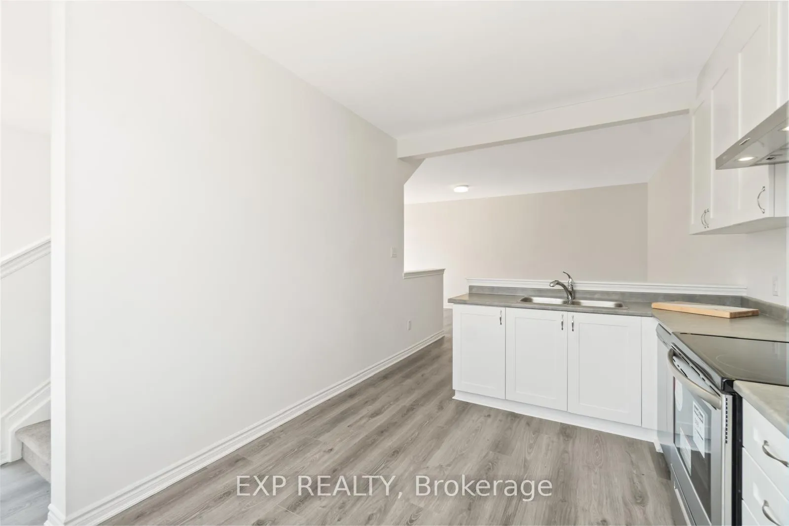 Photo 15 of 215 Darjeeling Avenue, Ottawa, Barrhaven - Heritage Park — HOMEH