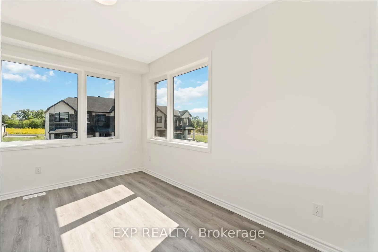 Photo 17 of 215 Darjeeling Avenue, Ottawa, Barrhaven - Heritage Park — HOMEH