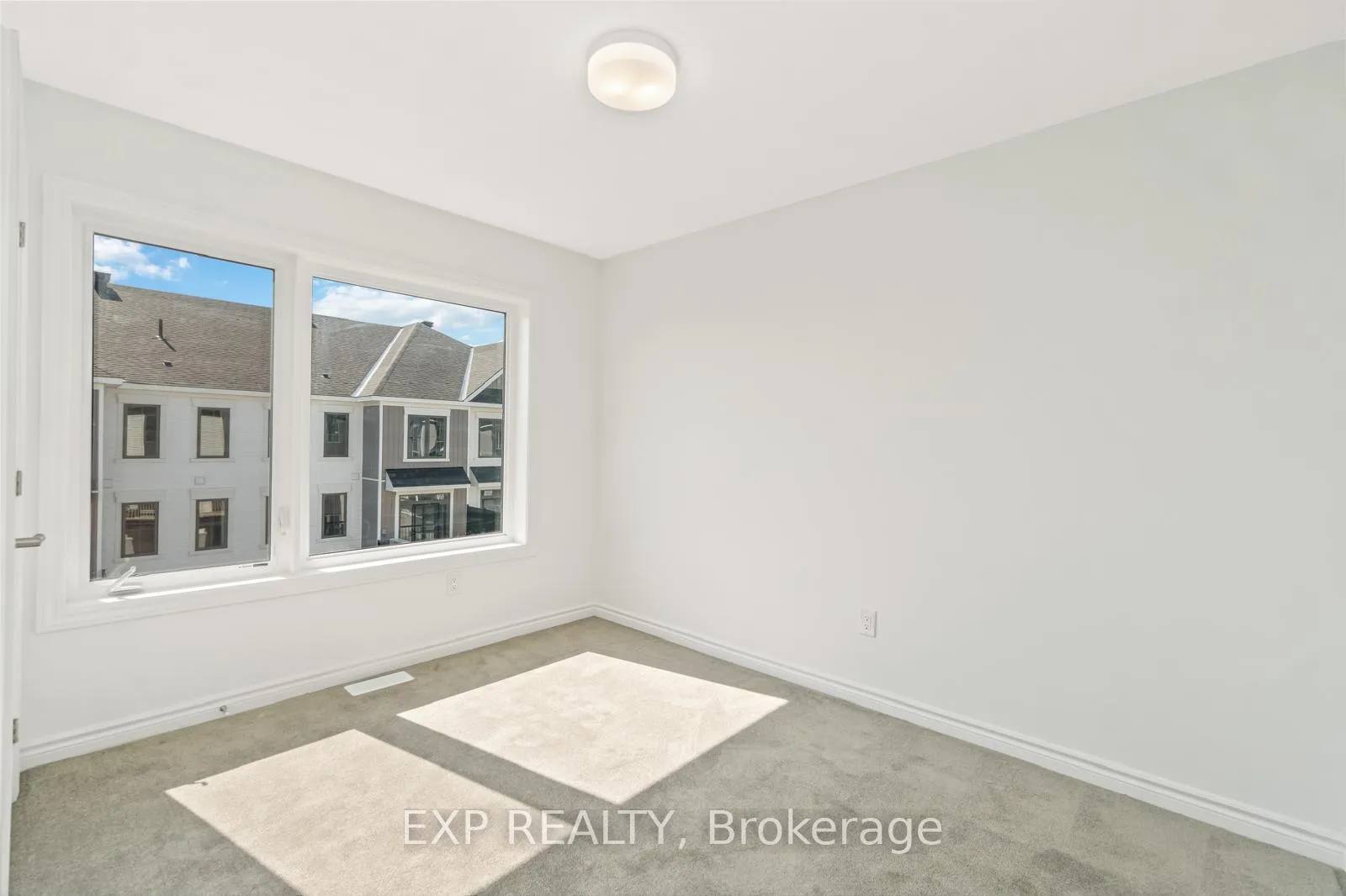 Photo 23 of 215 Darjeeling Avenue, Ottawa, Barrhaven - Heritage Park — HOMEH