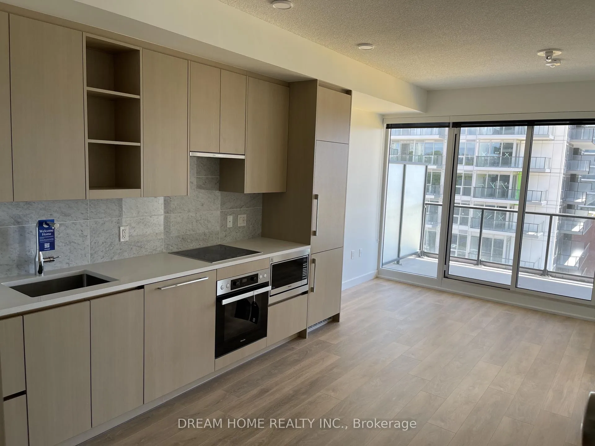 Photo 2 of Unit 701, 85 McMahon Drive, North York, Bayview Village — HOMEH