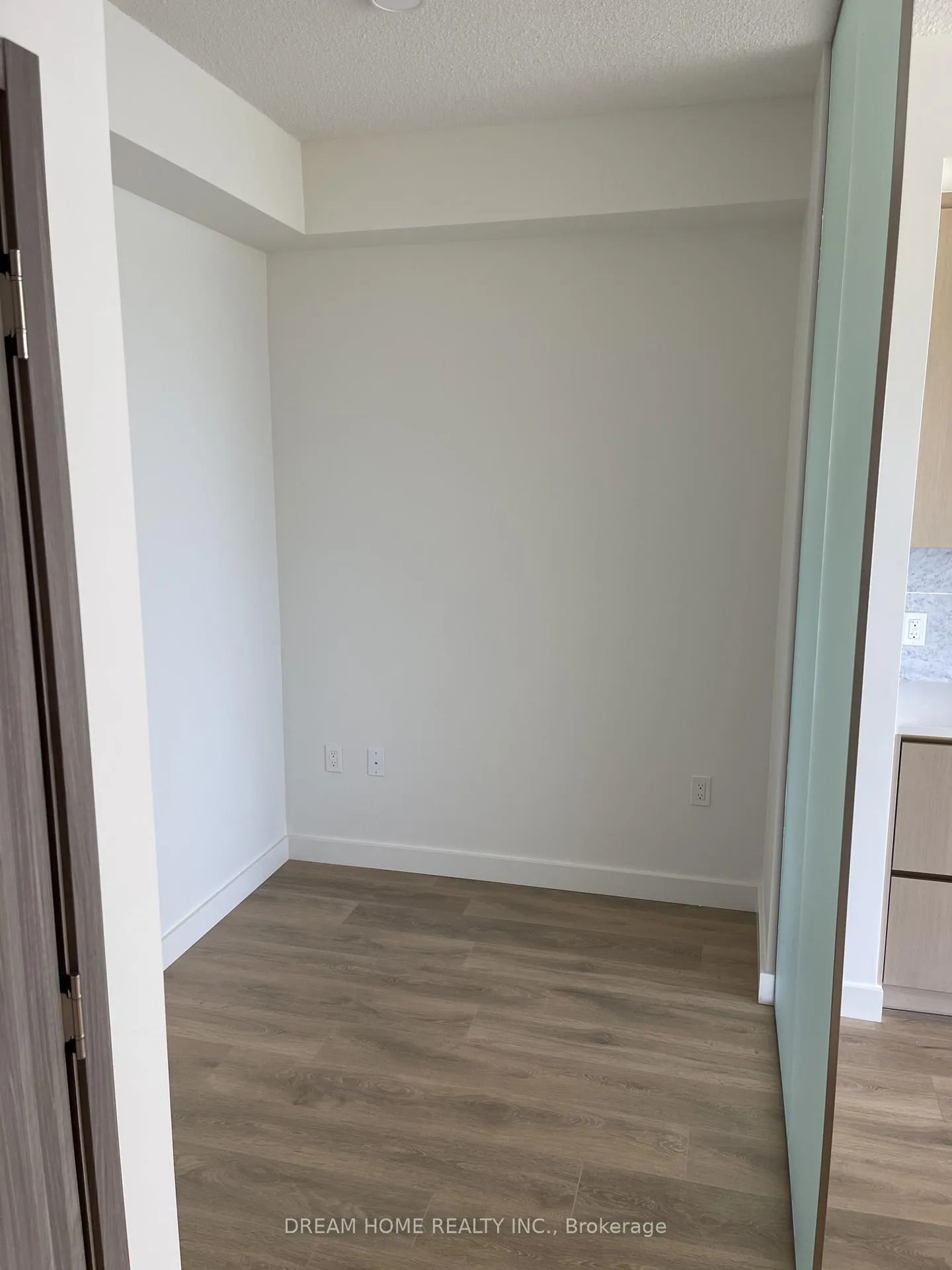 Photo 9 of Unit 701, 85 McMahon Drive, North York, Bayview Village — HOMEH