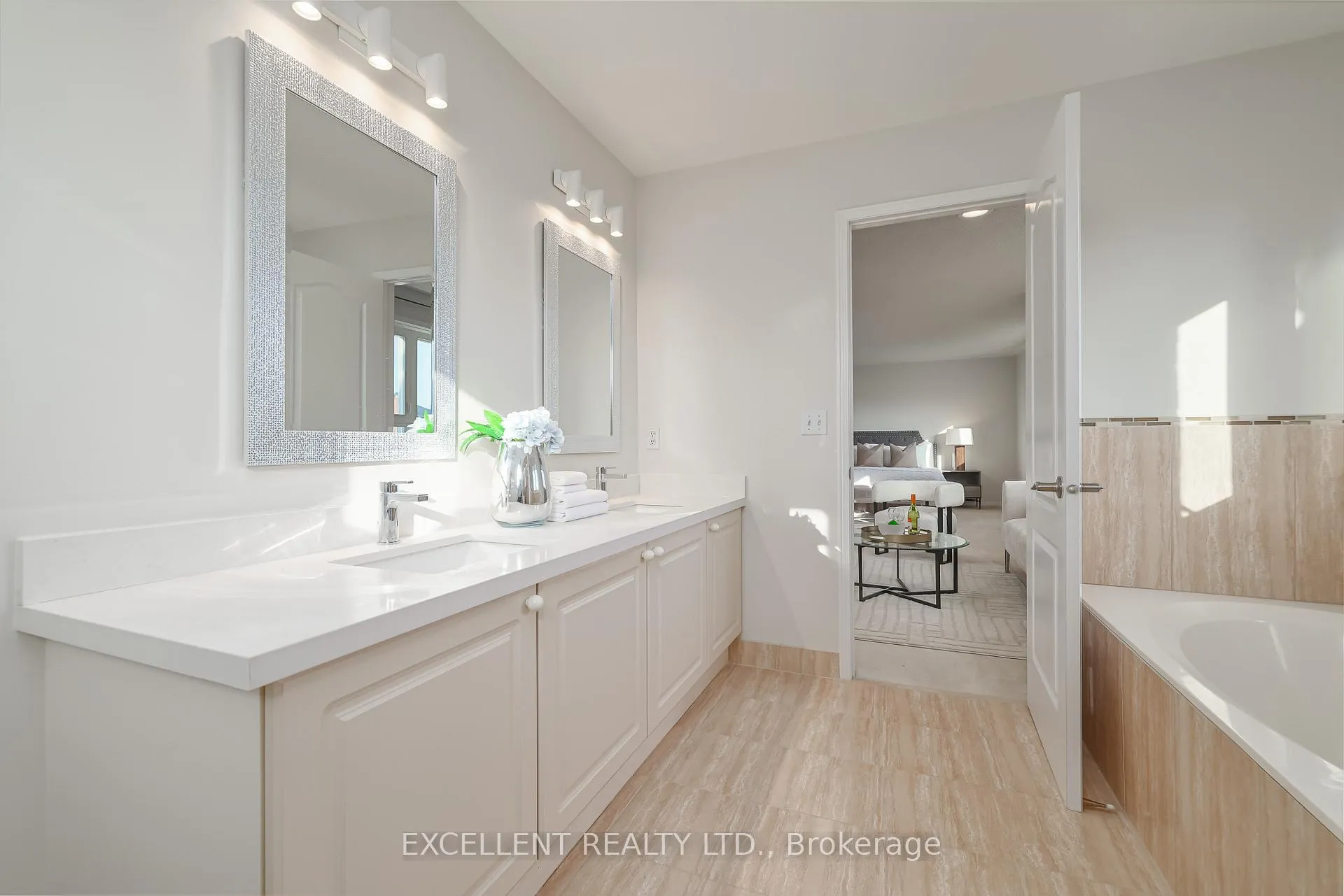 Photo 20 of 17 Charrington Crescent, Markham, Unionville — HOMEH