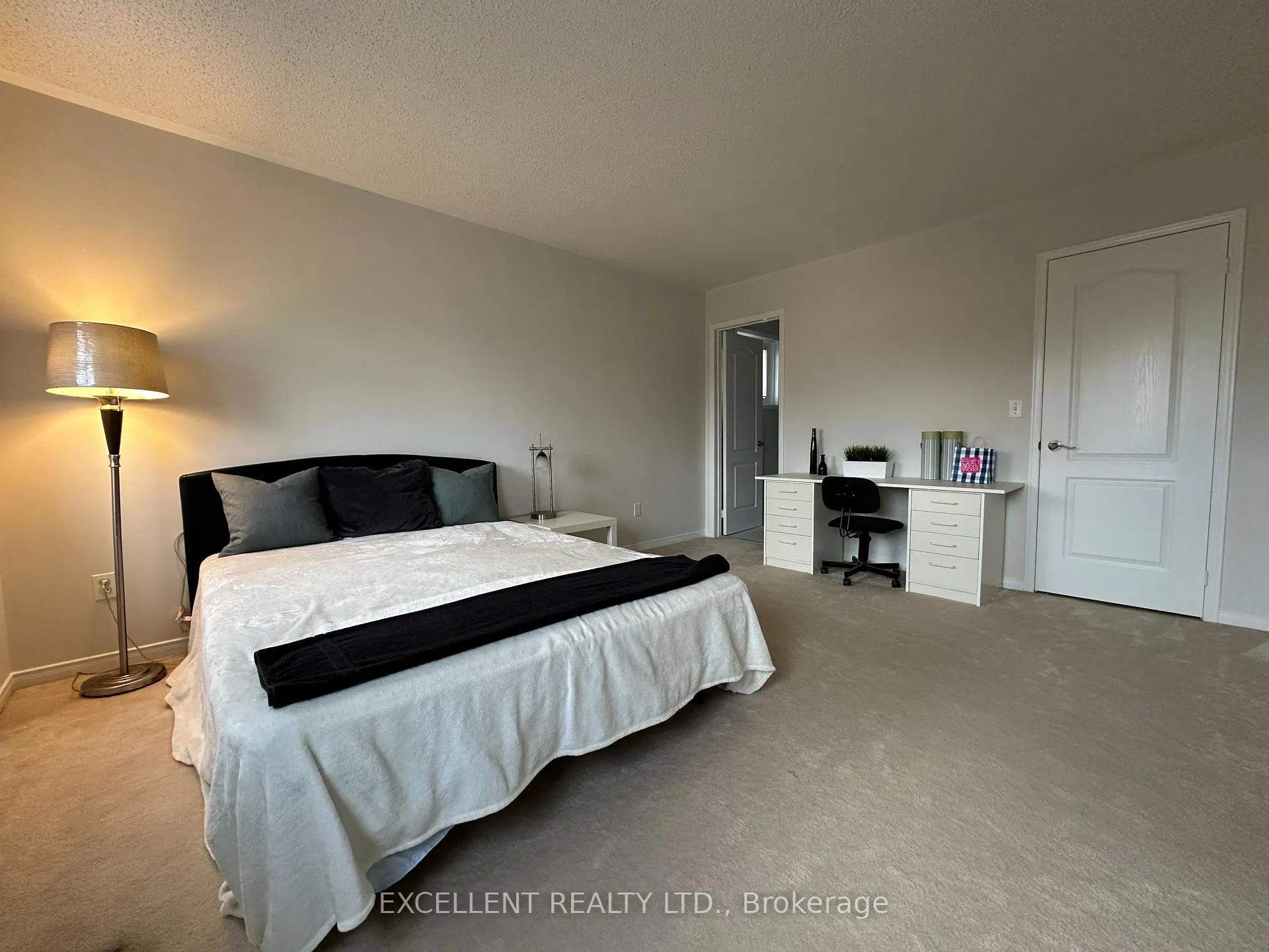 Photo 23 of 17 Charrington Crescent, Markham, Unionville — HOMEH