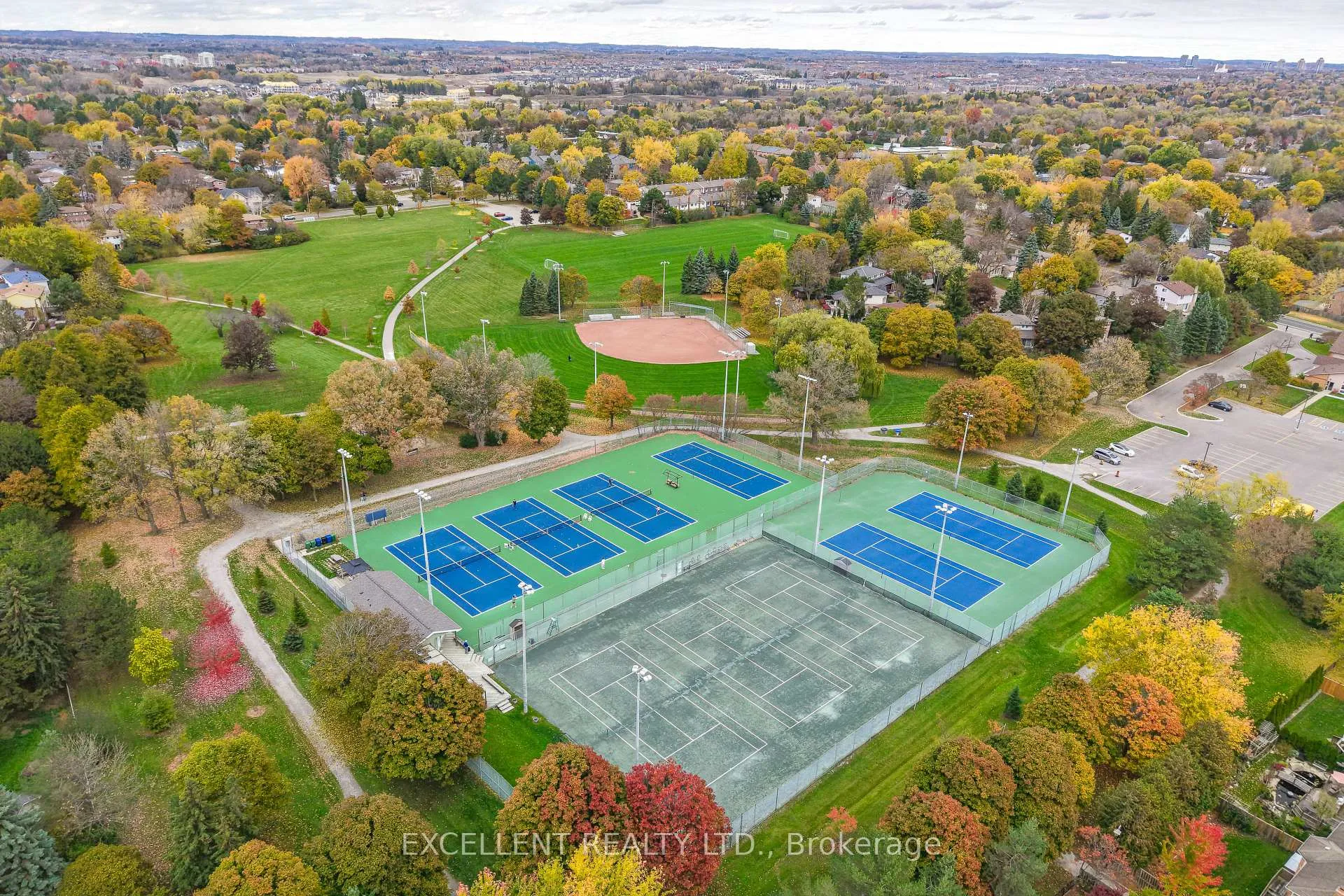 Photo 36 of 17 Charrington Crescent, Markham, Unionville — HOMEH