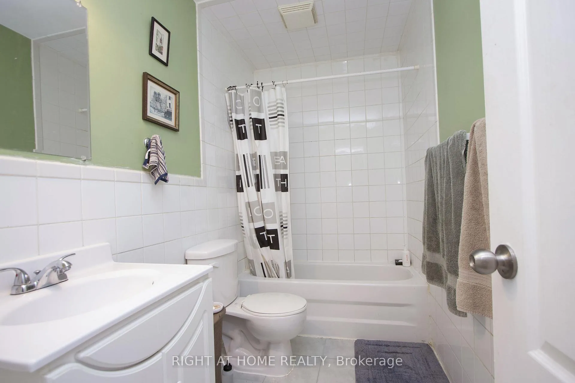 Photo 13 of 22 Sunset Road, Clarington, Bowmanville — HOMEH