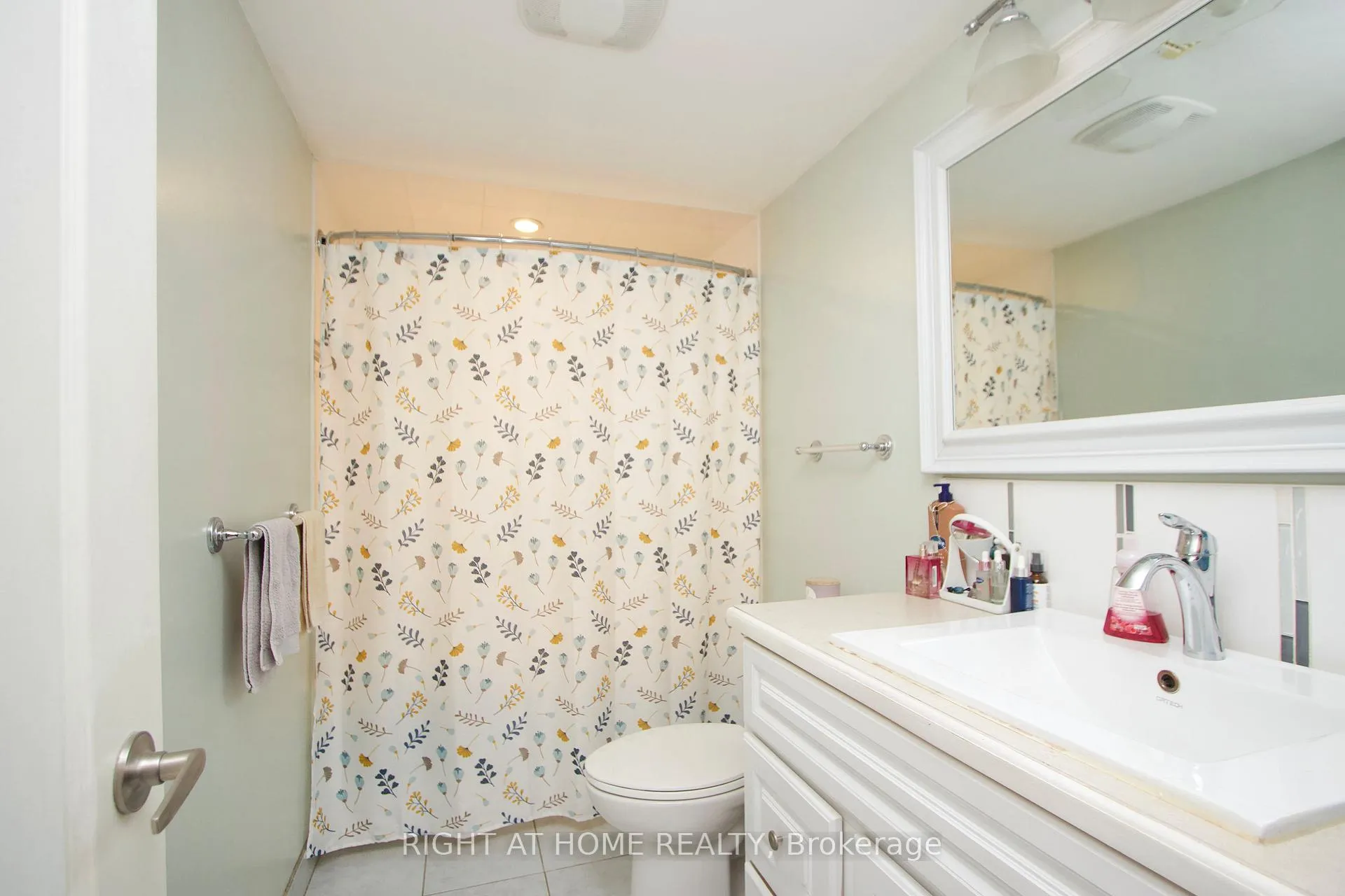 Photo 22 of 22 Sunset Road, Clarington, Bowmanville — HOMEH