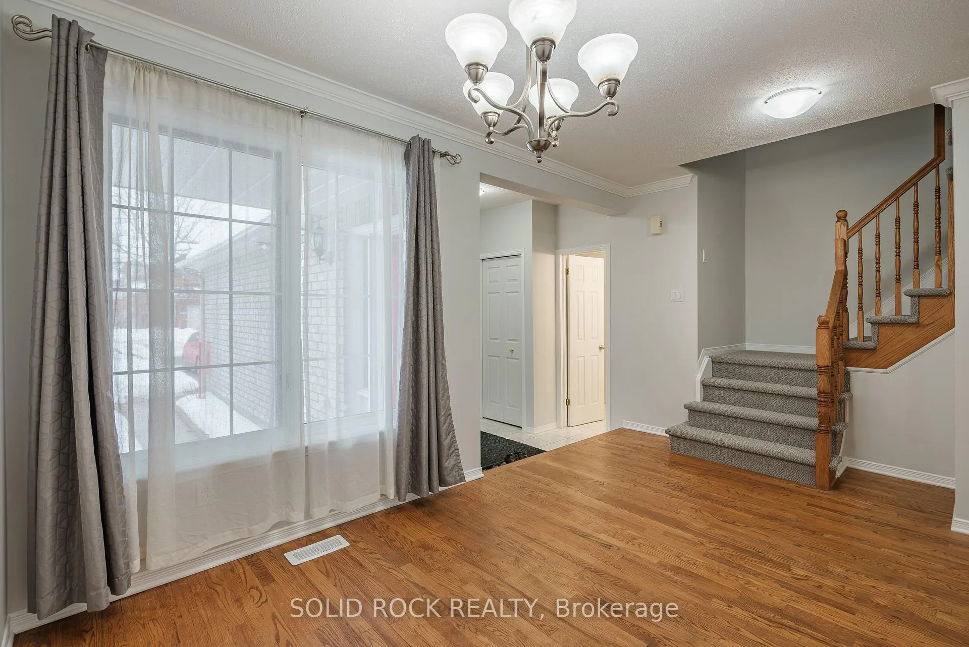 Photo 9 of 1662 Jobin Crescent, Ottawa, Carson Grove — HOMEH