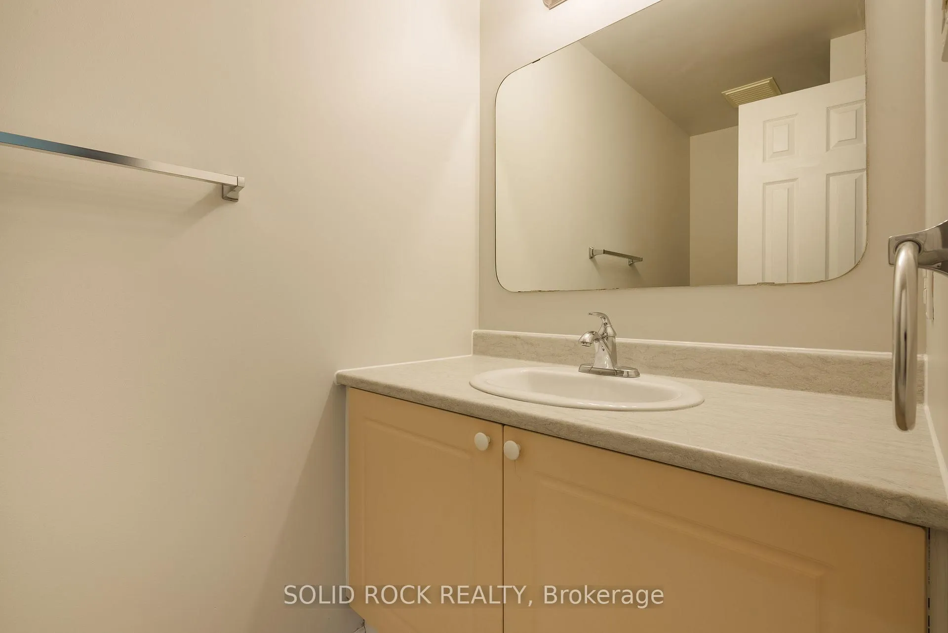 Photo 10 of 1662 Jobin Crescent, Ottawa, Carson Grove — HOMEH