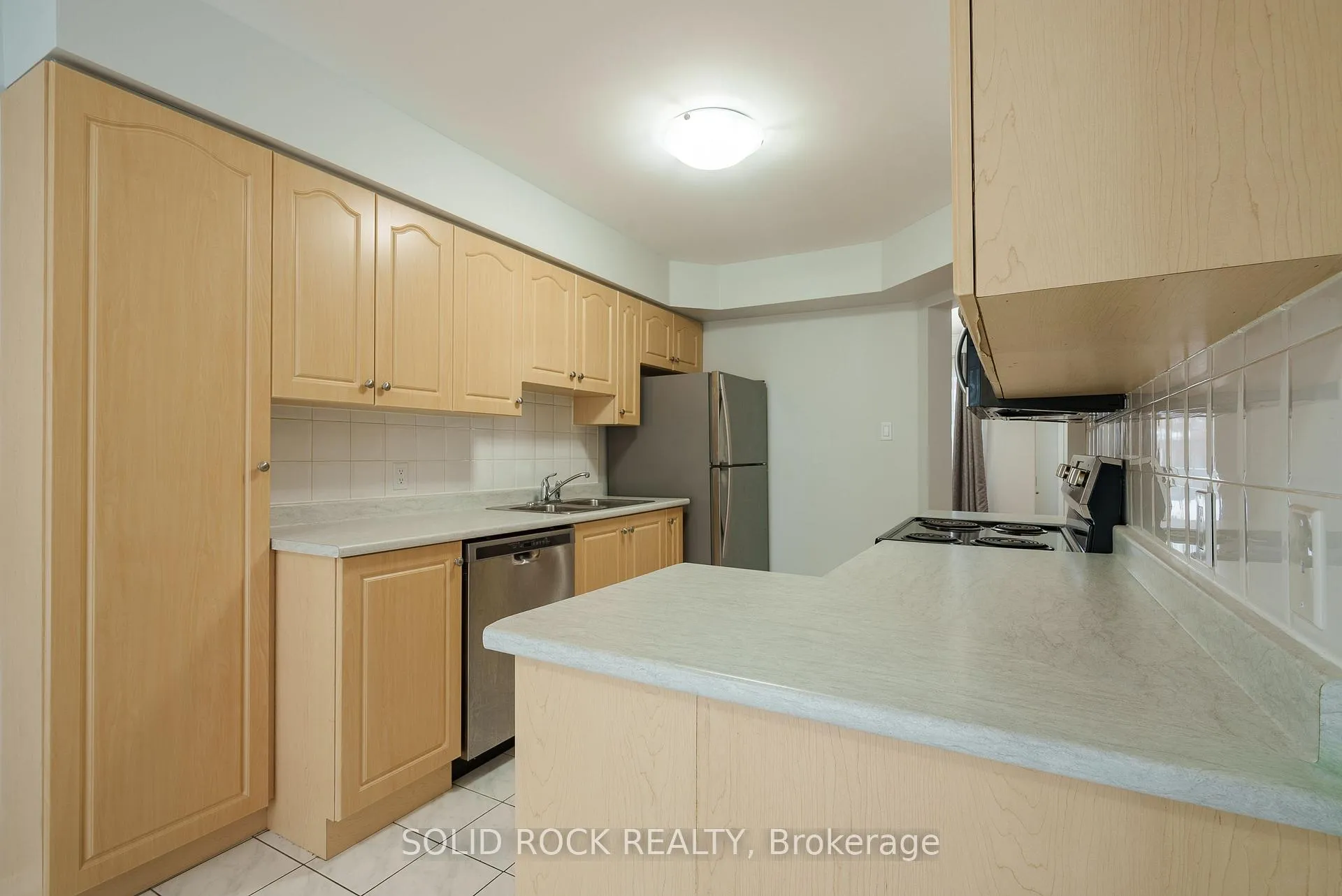 Photo 15 of 1662 Jobin Crescent, Ottawa, Carson Grove — HOMEH