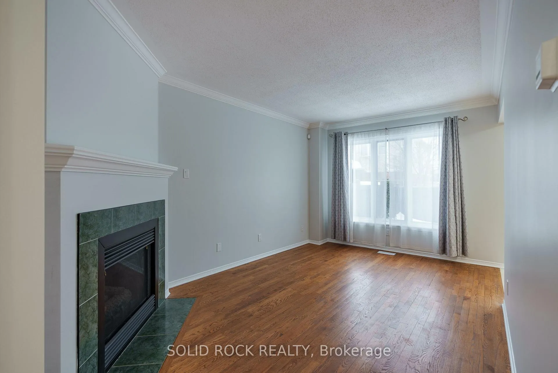 Photo 18 of 1662 Jobin Crescent, Ottawa, Carson Grove — HOMEH