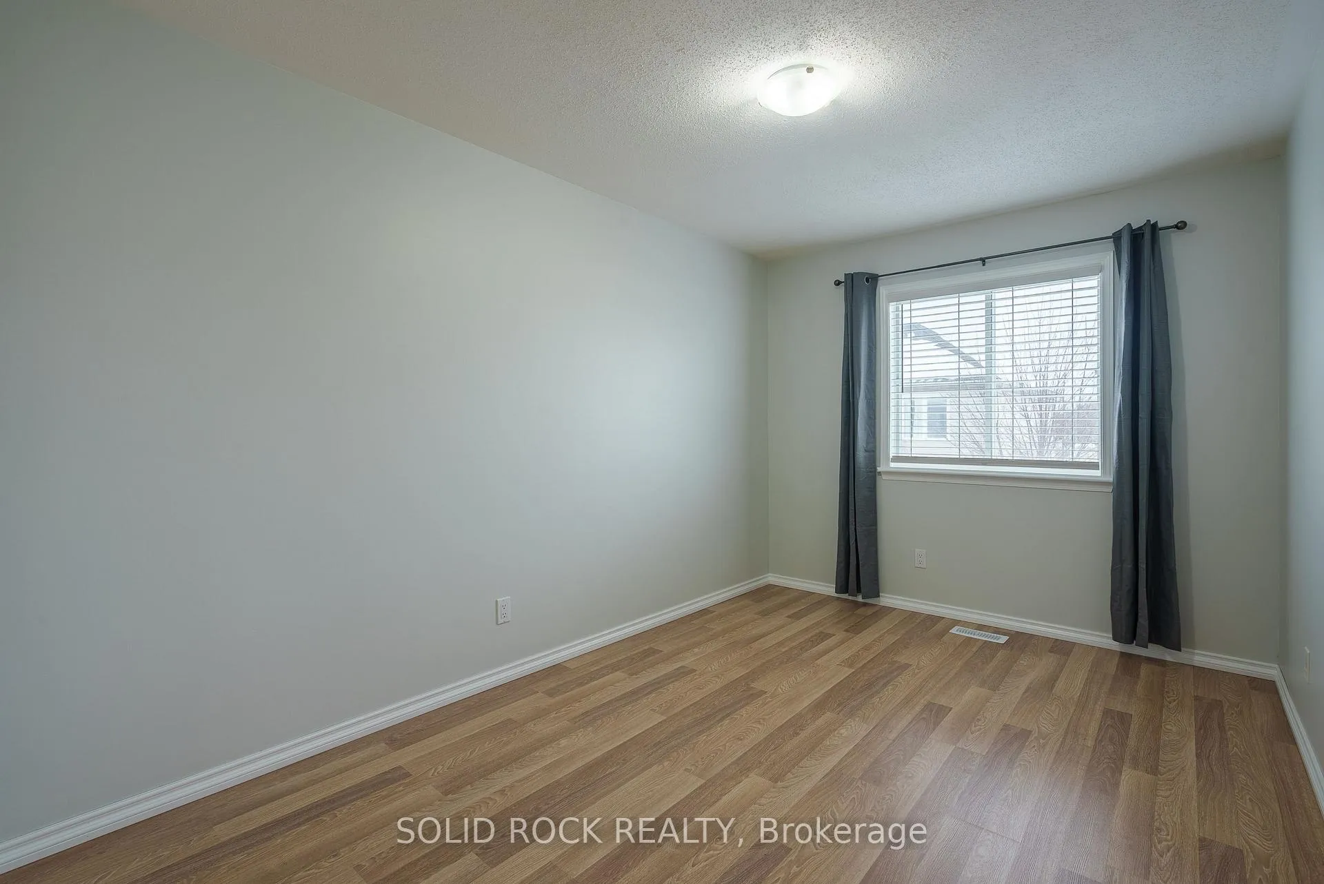 Photo 21 of 1662 Jobin Crescent, Ottawa, Carson Grove — HOMEH