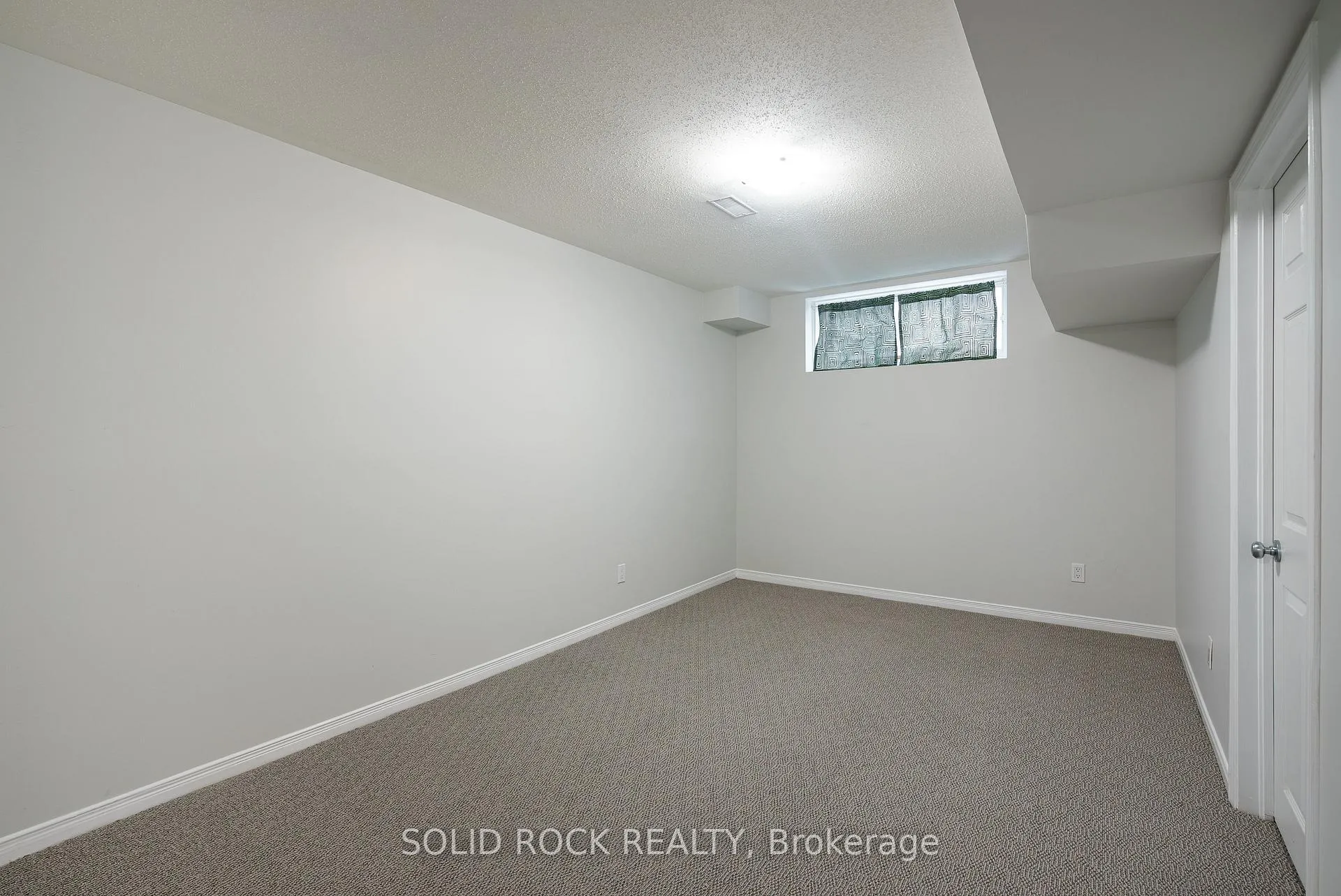 Photo 33 of 1662 Jobin Crescent, Ottawa, Carson Grove — HOMEH