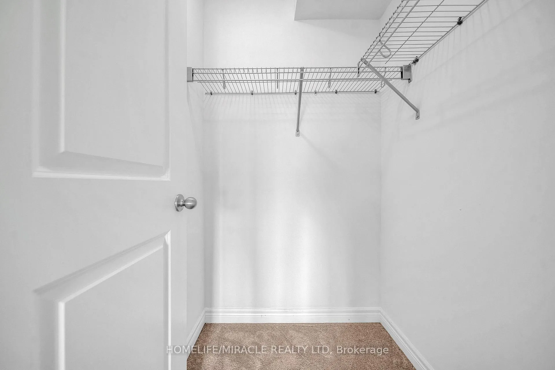 Photo 10 of 15 Finegan Circle, Brampton, Northwest Brampton — HOMEH