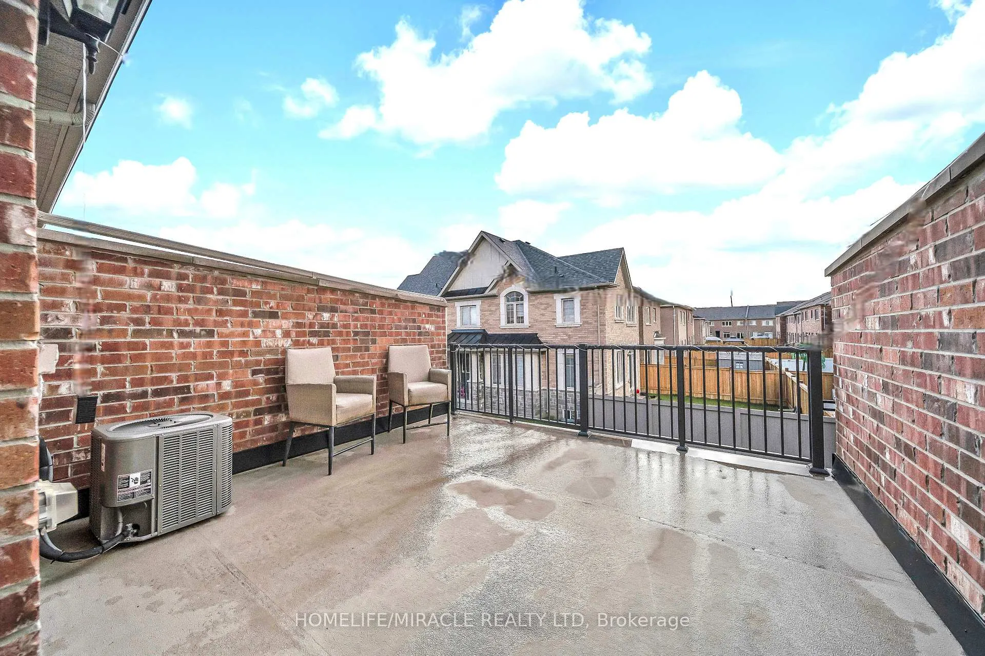 Photo 20 of 15 Finegan Circle, Brampton, Northwest Brampton — HOMEH