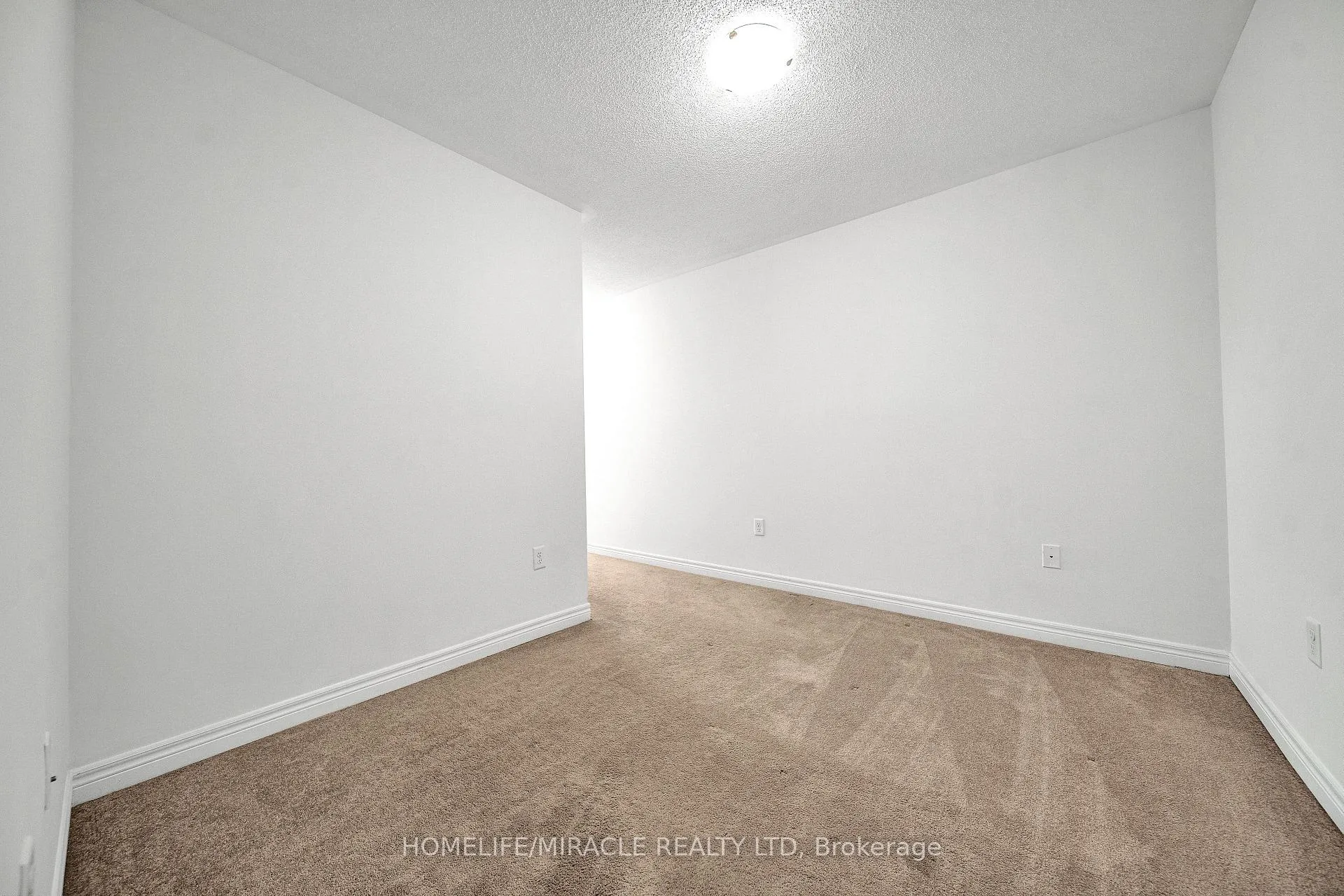 Photo 26 of 15 Finegan Circle, Brampton, Northwest Brampton — HOMEH