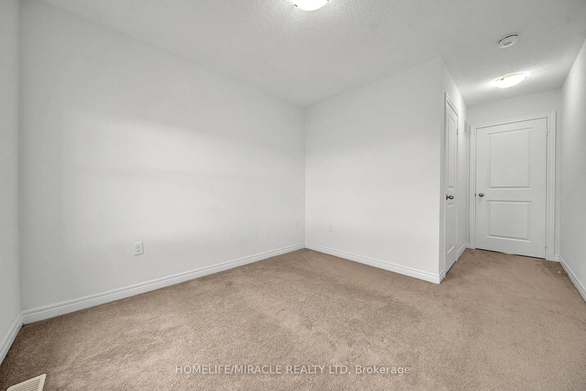 Photo 29 of 15 Finegan Circle, Brampton, Northwest Brampton — HOMEH