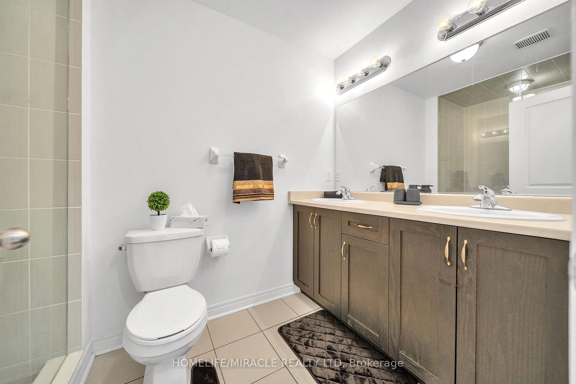 Photo 35 of 15 Finegan Circle, Brampton, Northwest Brampton — HOMEH
