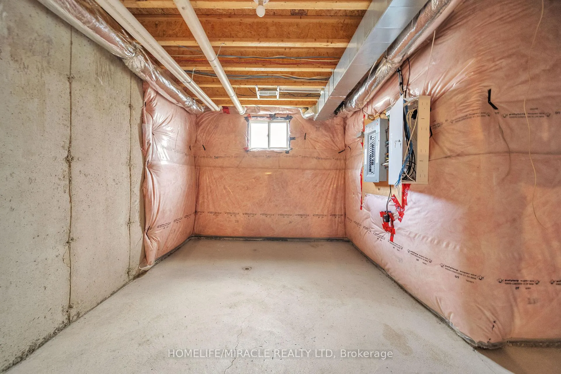 Photo 40 of 15 Finegan Circle, Brampton, Northwest Brampton — HOMEH