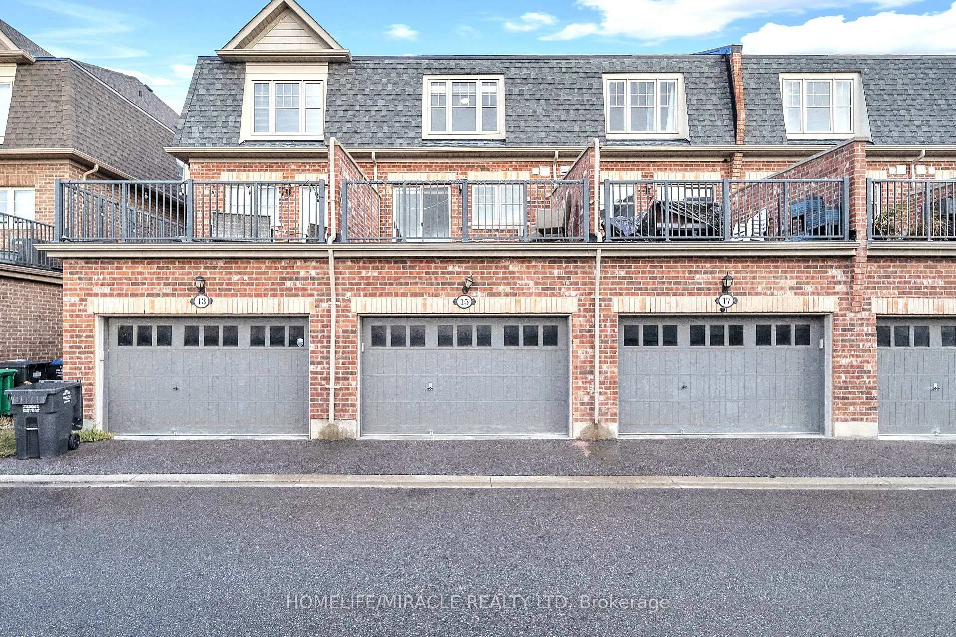 Photo 41 of 15 Finegan Circle, Brampton, Northwest Brampton — HOMEH