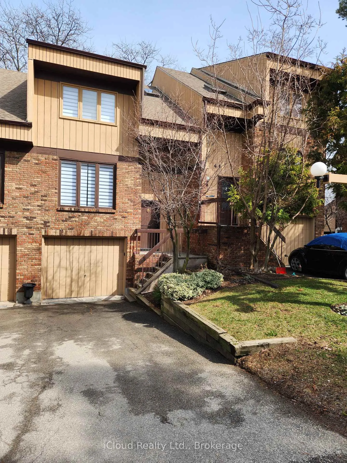 Photo 2 of Unit 45, 178 Scott Street, St. Catharines, Fairview — HOMEH