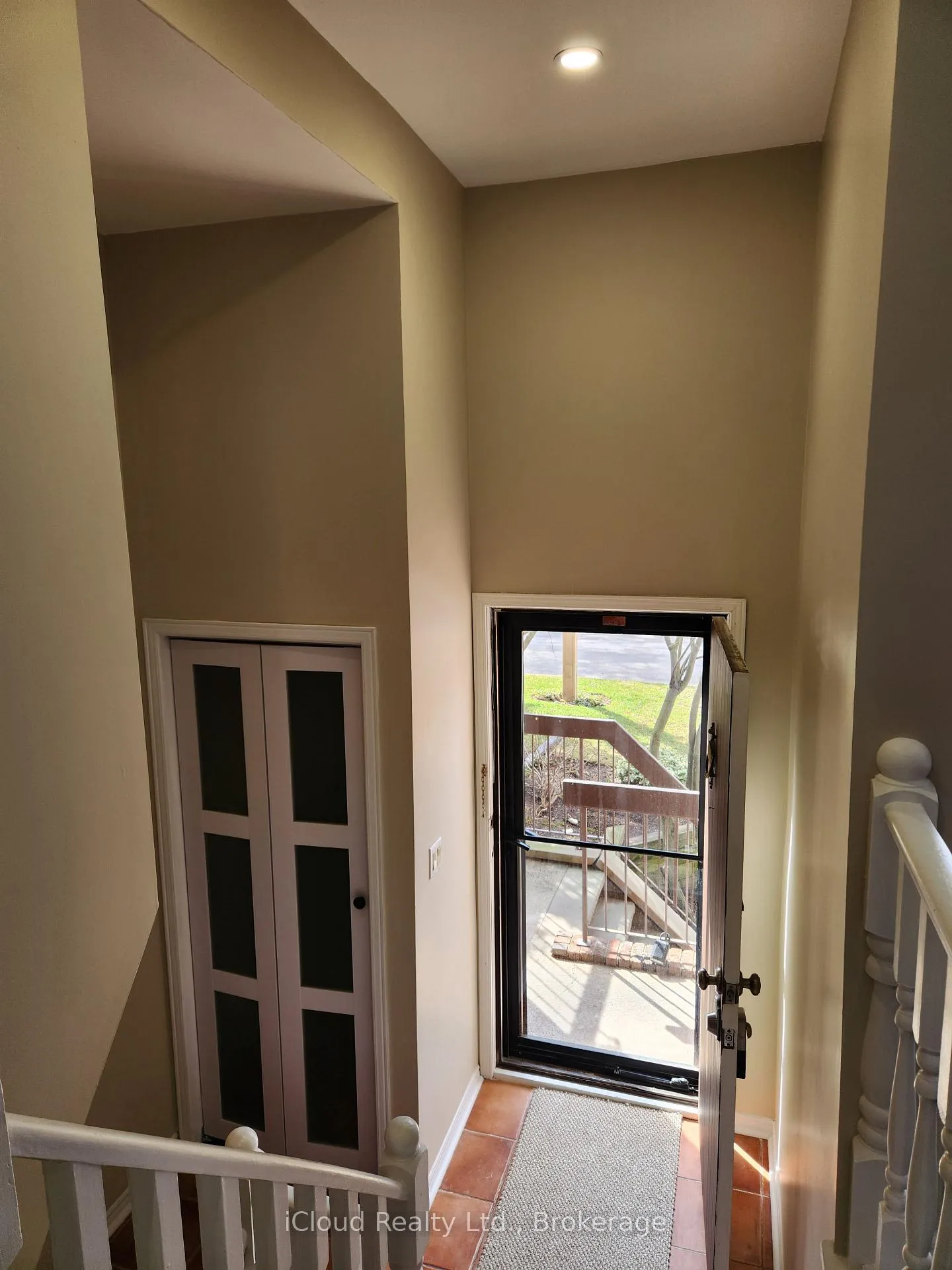 Photo 6 of Unit 45, 178 Scott Street, St. Catharines, Fairview — HOMEH