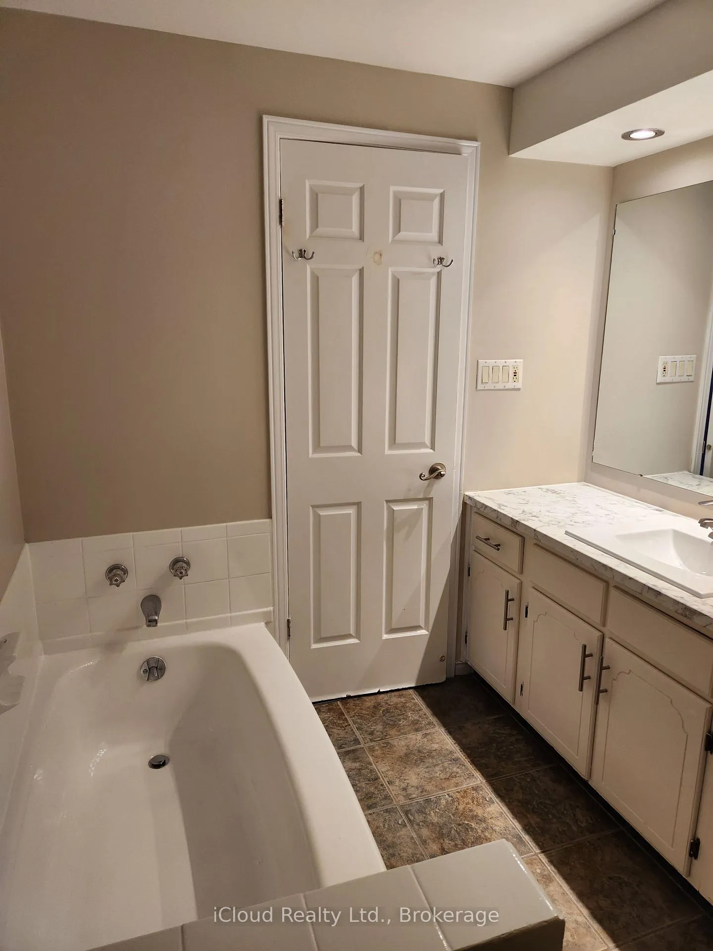 Photo 14 of Unit 45, 178 Scott Street, St. Catharines, Fairview — HOMEH
