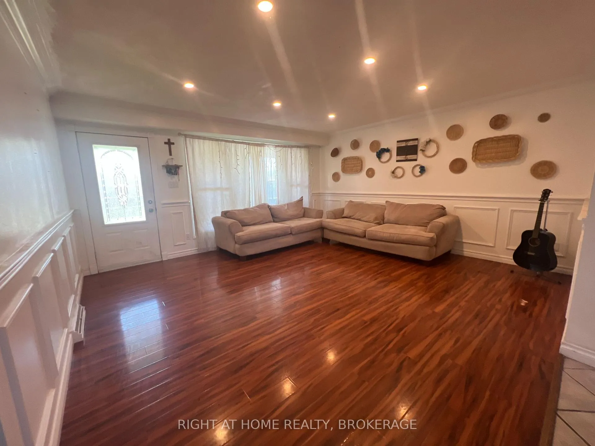 Photo 2 of 24 Grandview Drive, St. Catharines, Port Weller — HOMEH