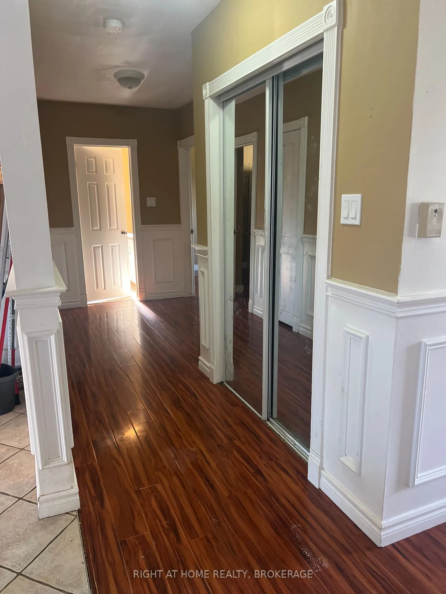 Photo 3 of 24 Grandview Drive, St. Catharines, Port Weller — HOMEH