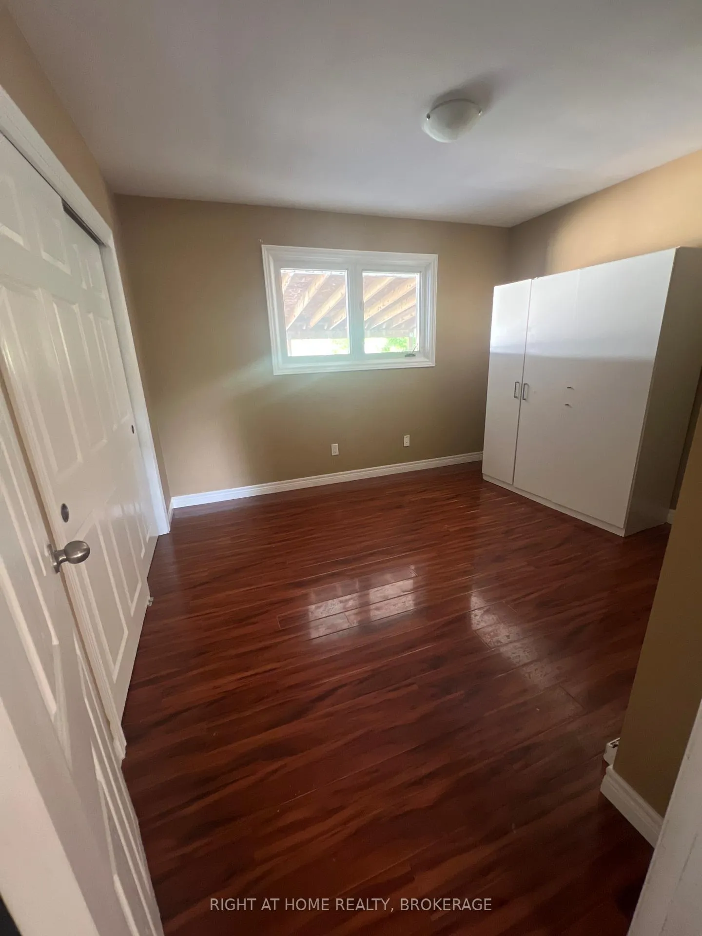 Photo 7 of 24 Grandview Drive, St. Catharines, Port Weller — HOMEH